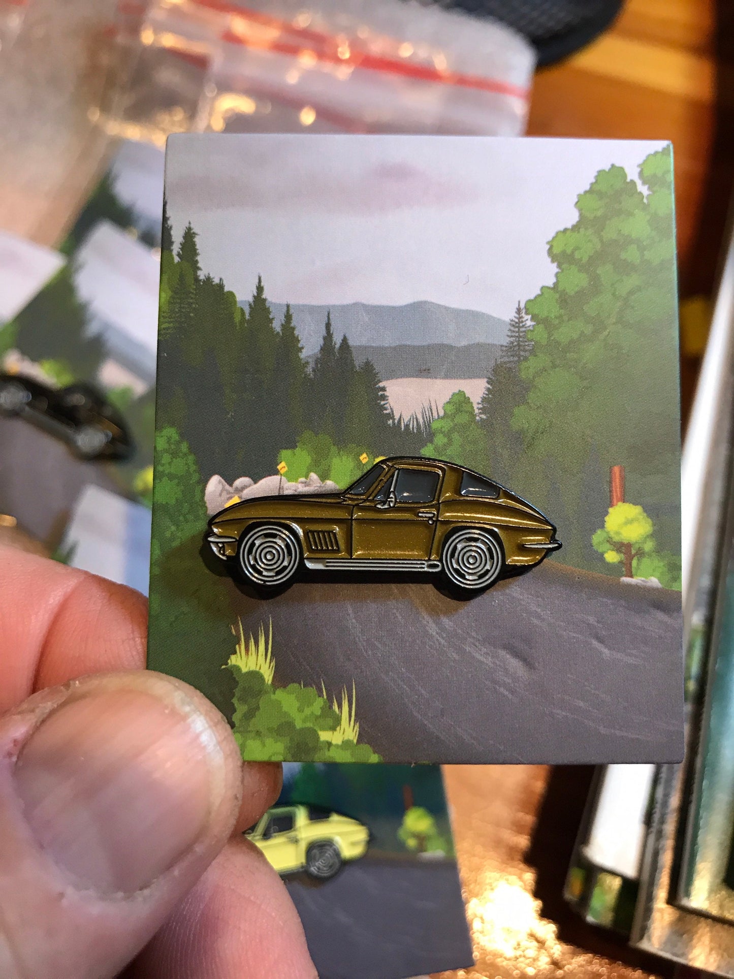 C2 #Corvette #Stingray #coupe Baked #Enamel lapel pin badge car pins GOLD