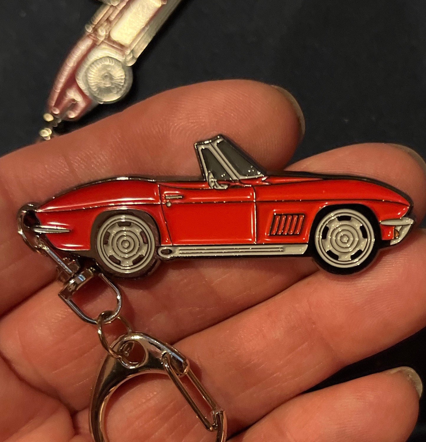 C2 RED Corvette with Steelies Enamel on Metal Keychains convertible Stingray