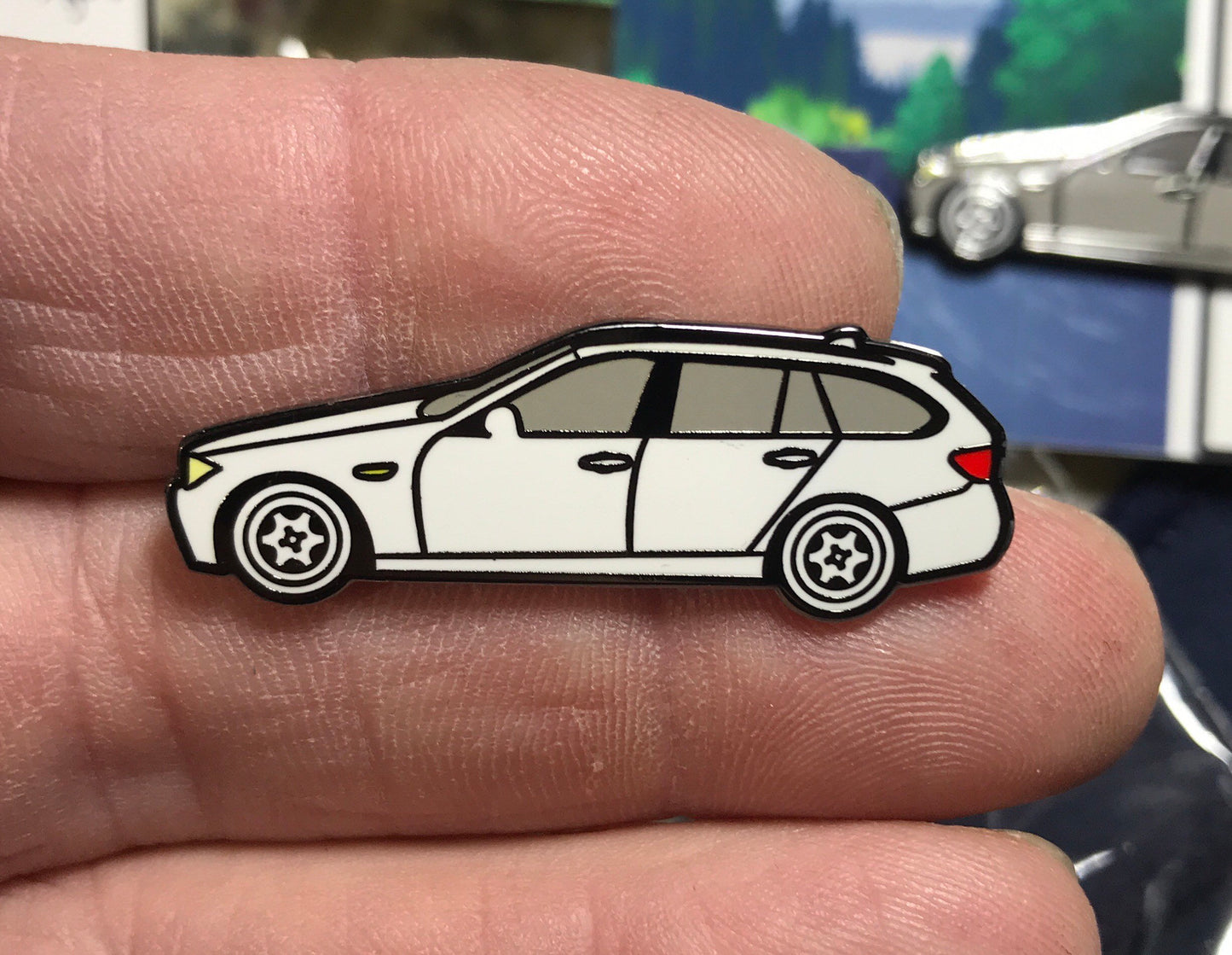 BMW Lapel Pin White 3 Series Touring E36 E91 Auto Pin