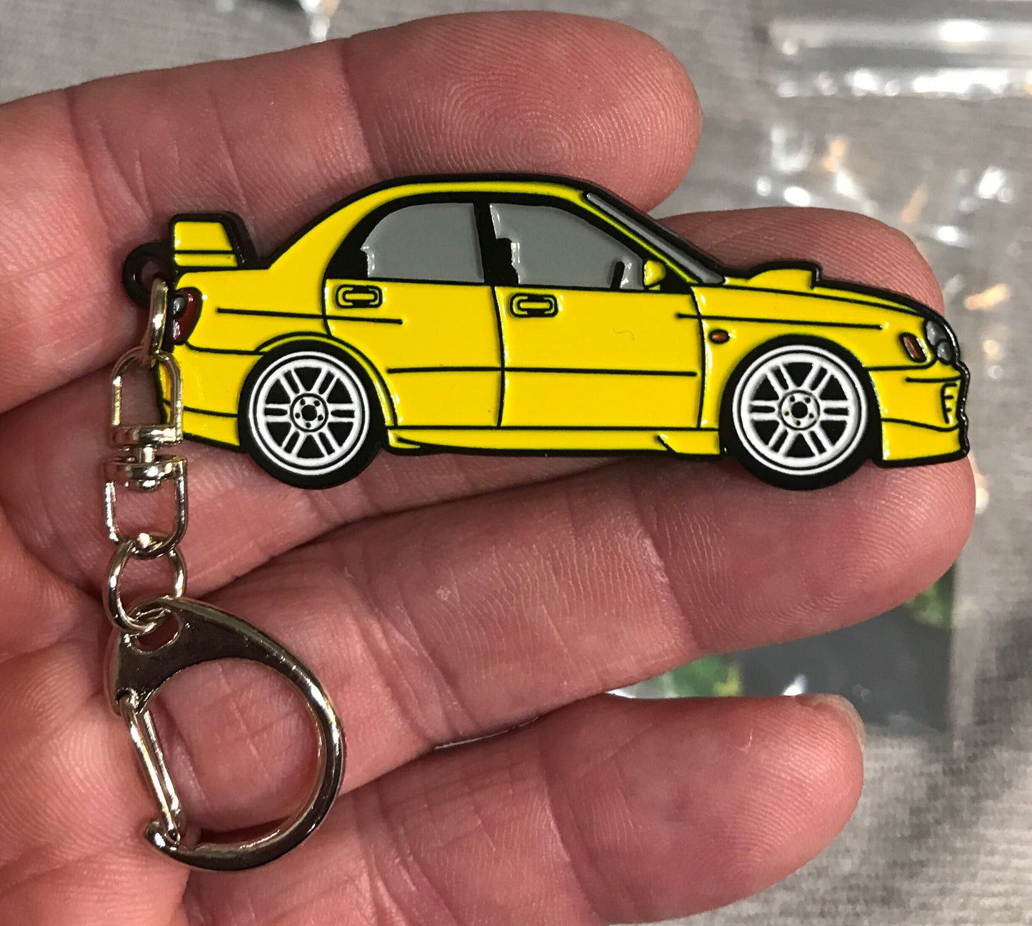 Keychain FOR Subaru WRX Sti Bug Eye Enamel on Metal Keychains in 6 colors